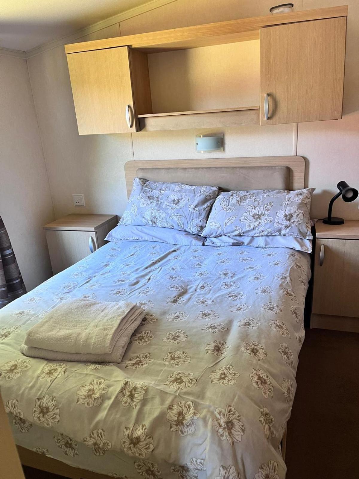 Van Number 123 Beautiful Caravan Sleeps 4 Aberystwyth Buitenkant foto